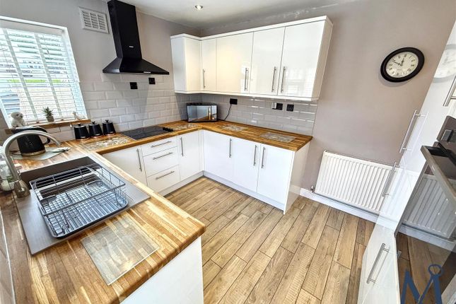 31, Kenmore Crescent, Coalville photo 3