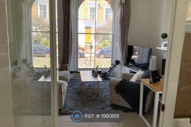 Thumbnail Flat to rent in Shepherds Bush, London