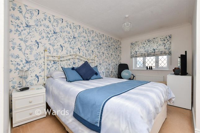 12, Oakland Court, Ramsgate photo 3