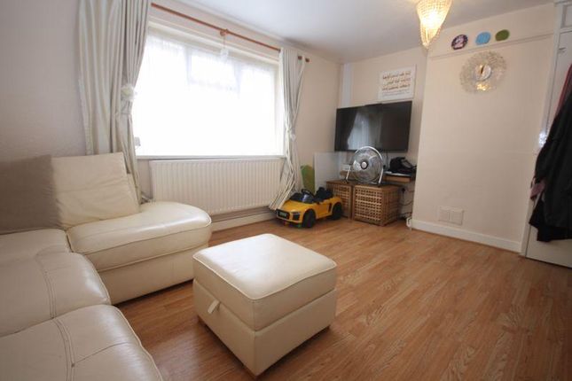 Flat for sale in Hornbeam Road, Yeading, Hayes