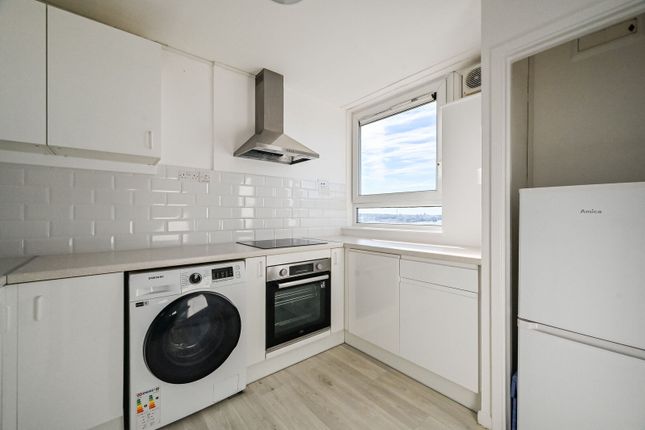 Westland House, E16, Gallions Reach photo 2