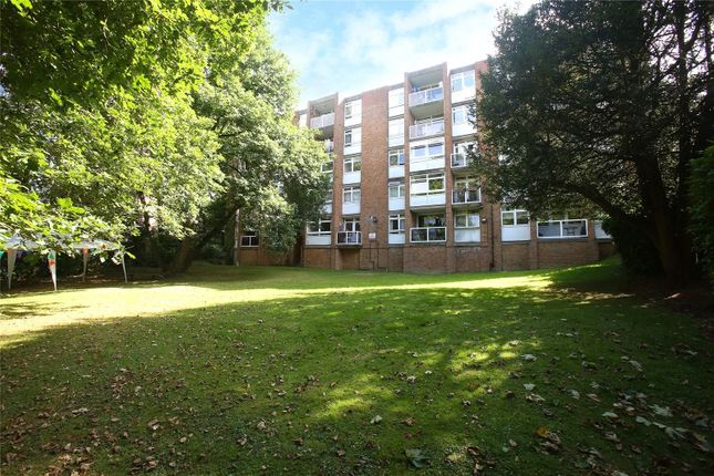 Flat for sale in Beulah Hill, London
