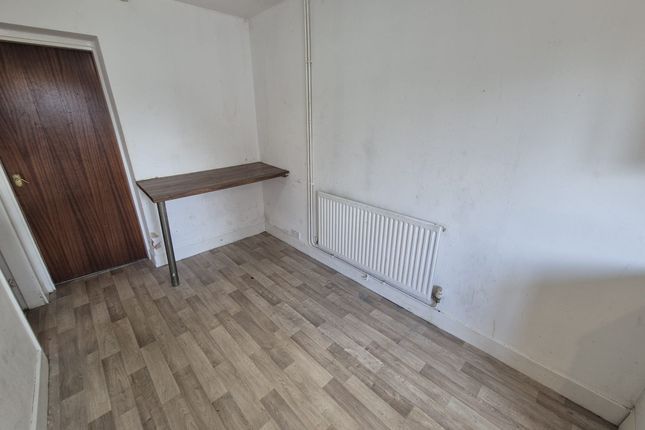 13, Roseway, Leicester photo 4