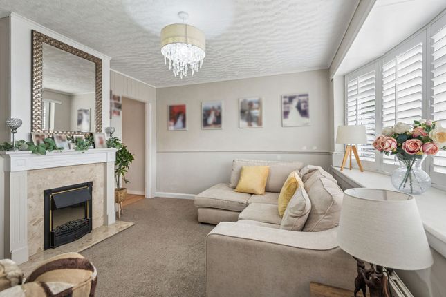 39 Featherston Road, Stevenage photo 3