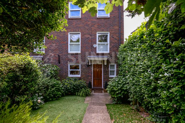 Terraced house to rent in Albert Drive, London