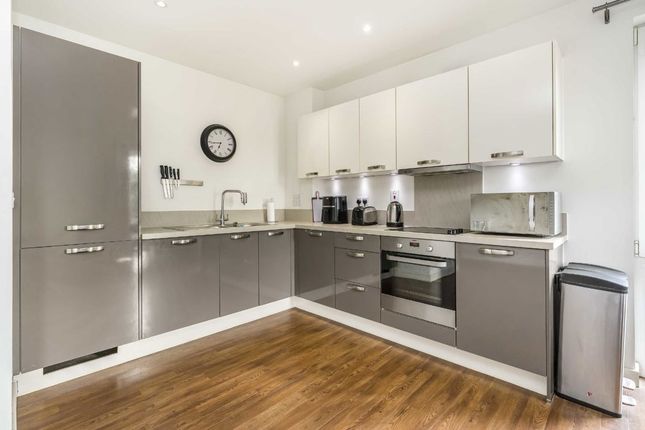 Flat 5 Hildas Court, 8, Hayling Way, Edgware photo 2