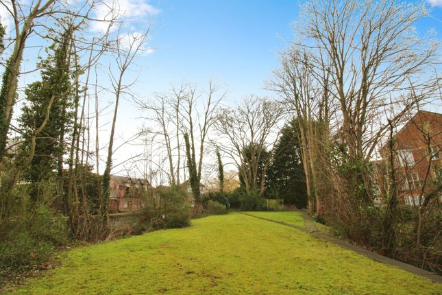 Flat for sale in Ravens Lane, Berkhamsted, Hertfordshire