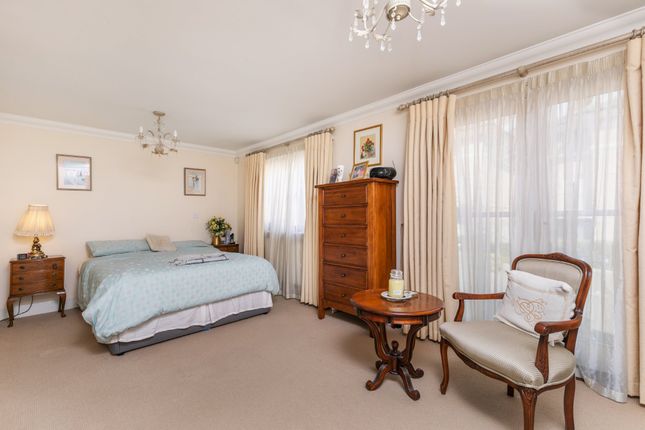 Flat for sale in Holly Meadows, Winchester