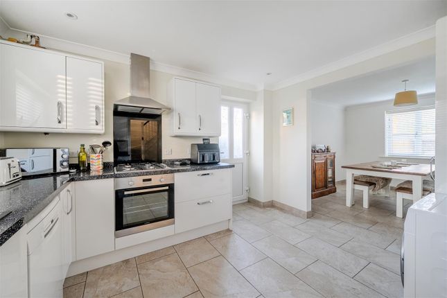 61a, Church Road East, Crowthorne photo 2