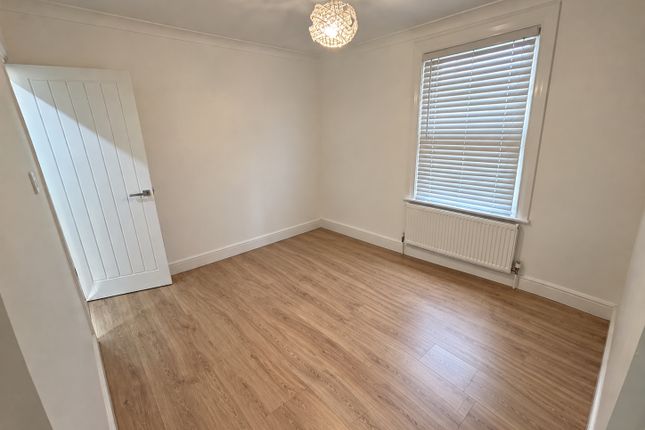 35, Castle Road, Chatham photo 5