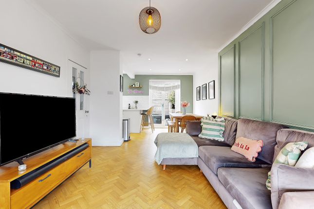 107, Dorchester Avenue, Glasgow photo 4