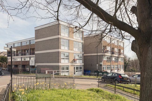 1-bed flat on 31, Hensford Gardens, Upper Sydenham, £265,000