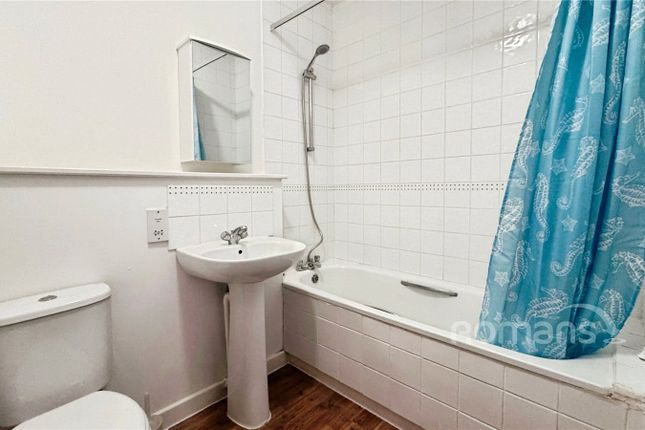Flat 34, Alexander House, 50, Station Road, Hampshire photo 3