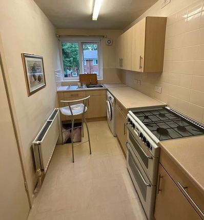 8, Arreton Square, Manchester photo 5