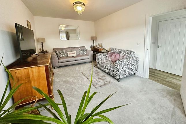 70, Cinderpath Way, Colchester photo 4
