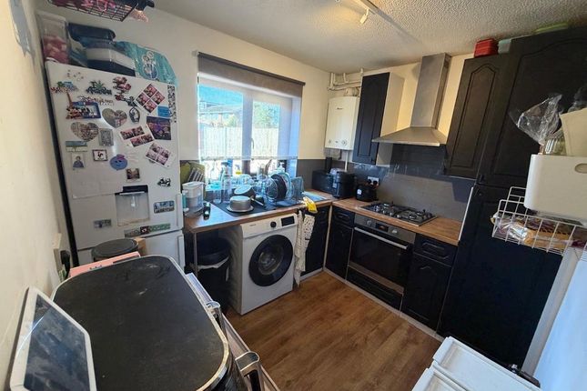 1a, Hazelmere Close, Feltham photo 2