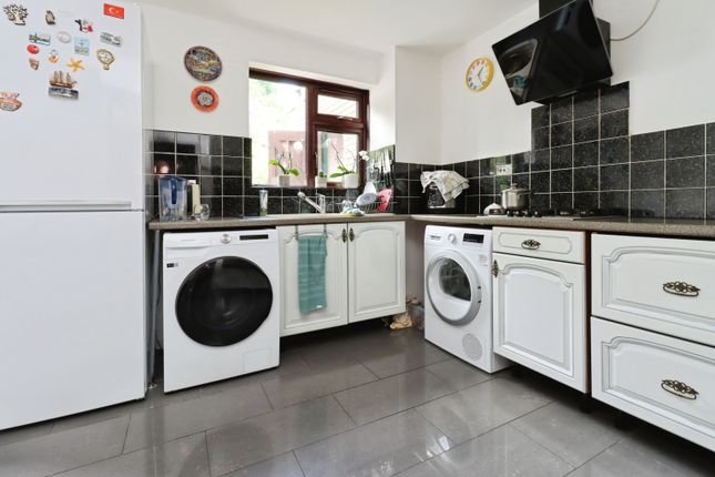26, Dinthill, Telford photo 4