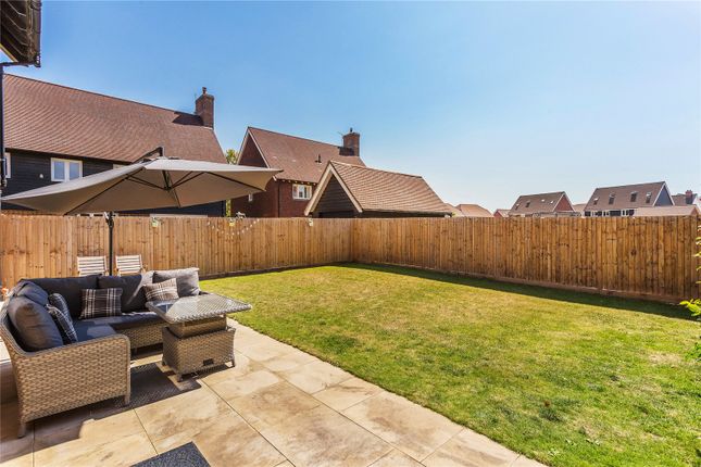 10, Malthouse Lane, Surrey photo 4
