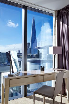 Flat to rent in Lower Thames Street, Shard View, London