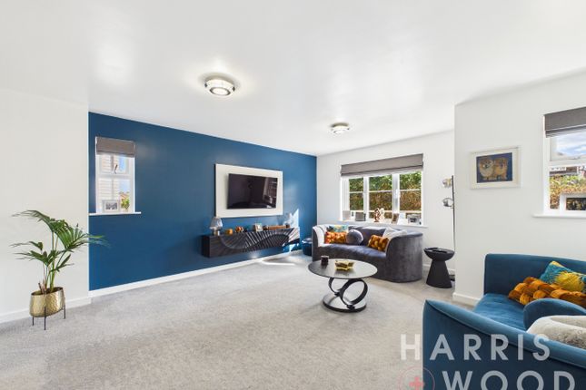 32 Meadow Lane, Great Bentley, Essex photo 3