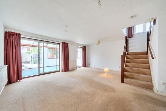 15, PEMBERTON CLOSE, Aylesbury photo 4
