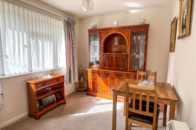 9, Hillwell, Malmesbury photo 4