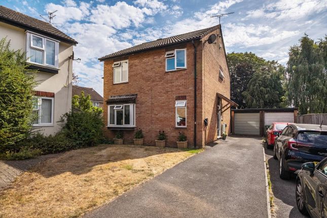 4, Dylan Thomas Court, Bristol photo 3