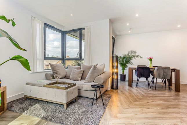 Flat to rent in Amparo House, Greenwich