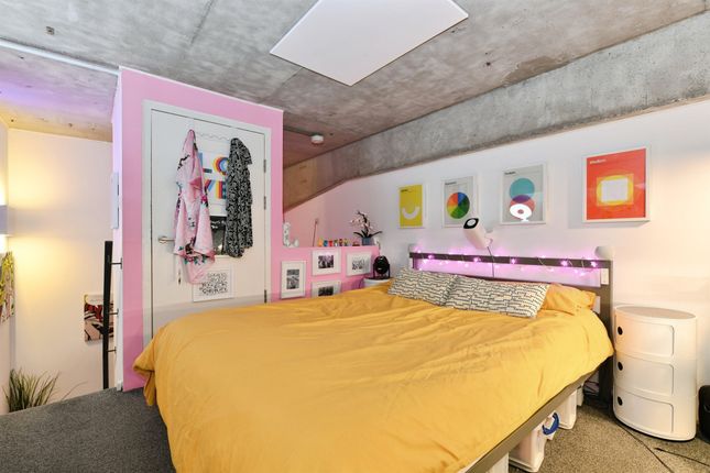 Apartment 120, Lake Shore, Lake Shore Drive, Bristol photo 3