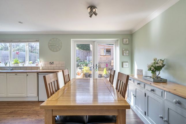 16, Grants Close, Somerset photo 5