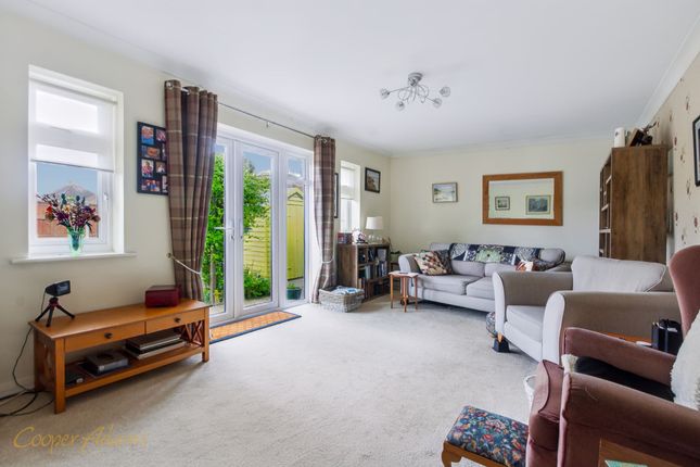 40 Sutton Avenue, Littlehampton photo 3