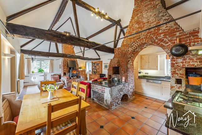 Zoopla The Smithy, Duke Street, Micheldever photo 2