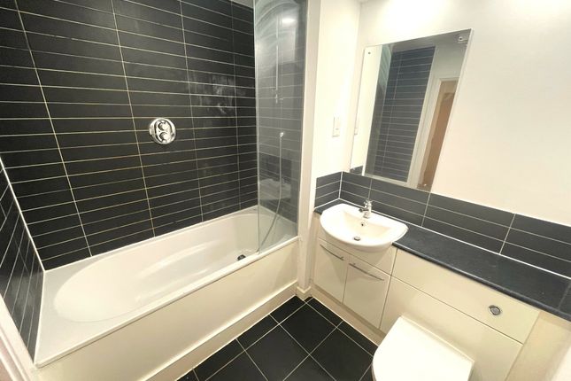 62, Exon Apartments, Romford photo 5