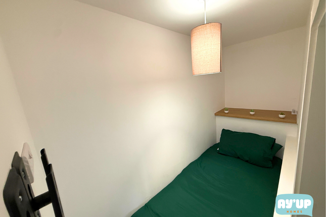 Room 3, 16a West Street, Doncaster photo 3