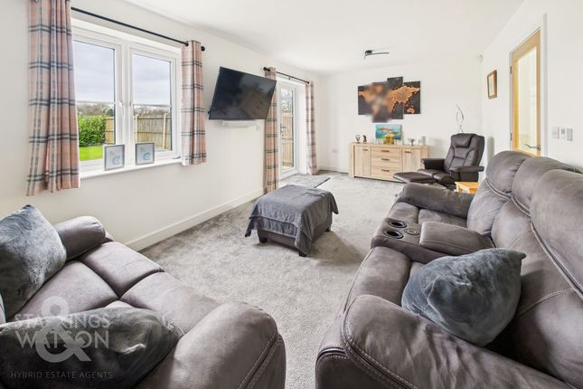 6 Observer Close, Norwich photo 3