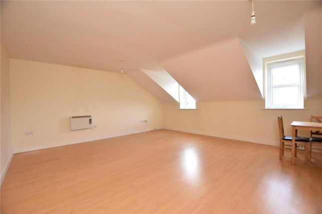 8, Heathcliffe Court, Morley photo 2