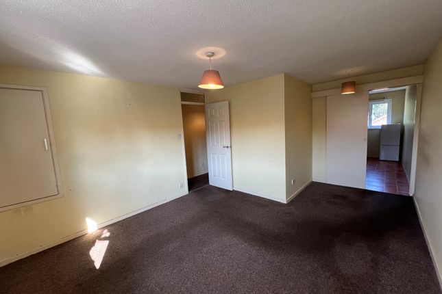 37, Crawley photo 5