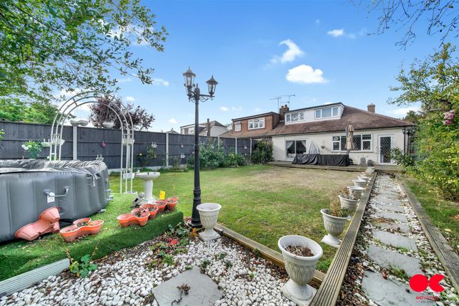 35, Millbrook Gardens, Gidea Park photo 3