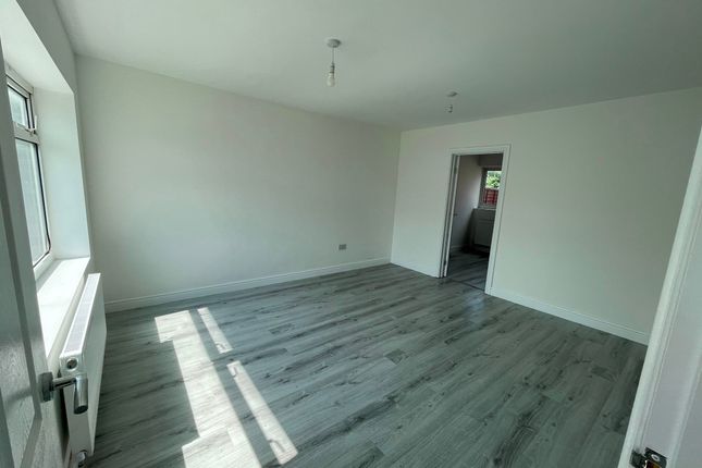 46 Bourne Avenue, Tipton photo 2