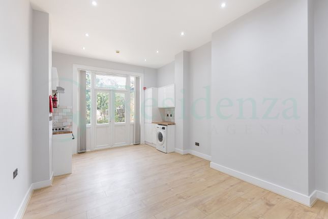 48, Kempshott Road, London photo 2