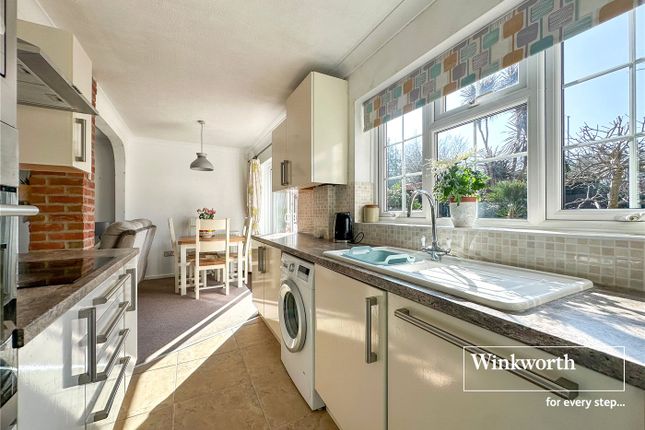 5, Badger Way, Dorset photo 3