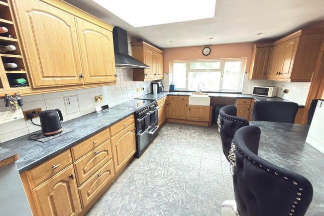 54, Shakespeare Road, Luton photo 3