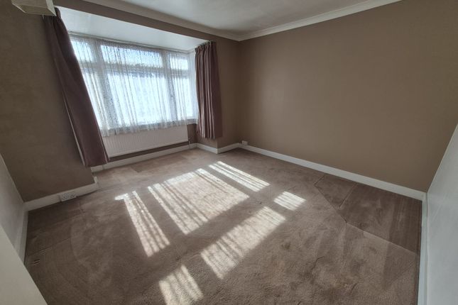 237, Osborne Road, Hornchurch photo 5