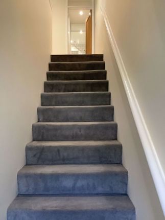6, Poplar Close, Camberley photo 4