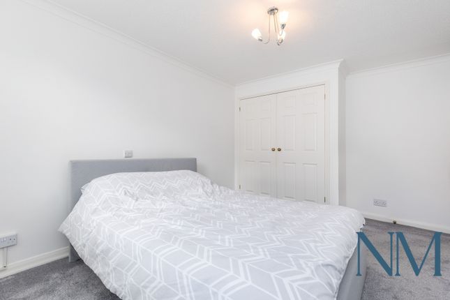 147 Hulverston Close, Sutton photo 3
