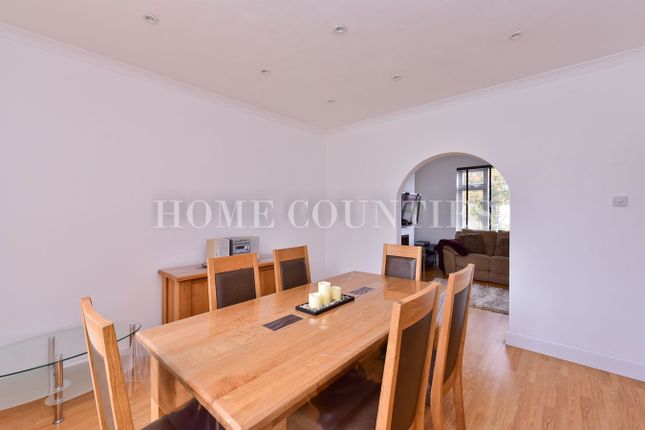 20, Hill Rise, Potters Bar photo 4
