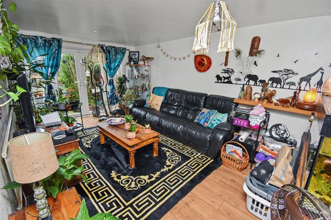16, Jura Close, Corby photo 2