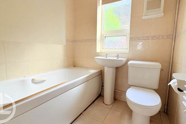 1, Lawrence Avenue, Letchworth Garden City photo 4