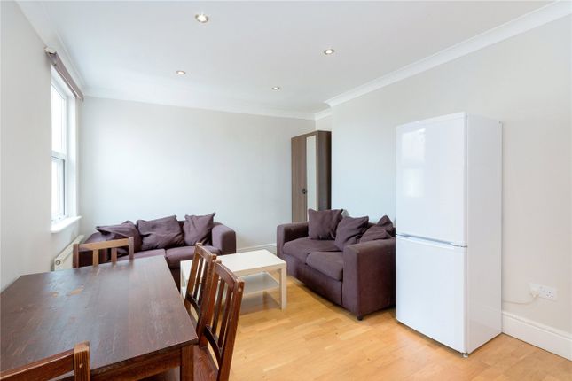 Flat to rent in Grenfell Road, Tooting, London