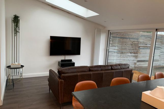 23, Pewley Way, Guildford photo 4